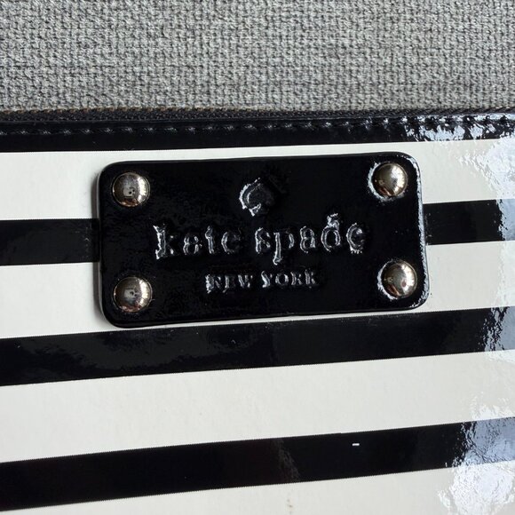 Kate Spade Zippered Wallet Black Cream Wellesley Patent Stripes - Picture 5 of 13